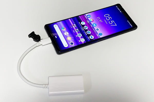 USBケーブルで接続する